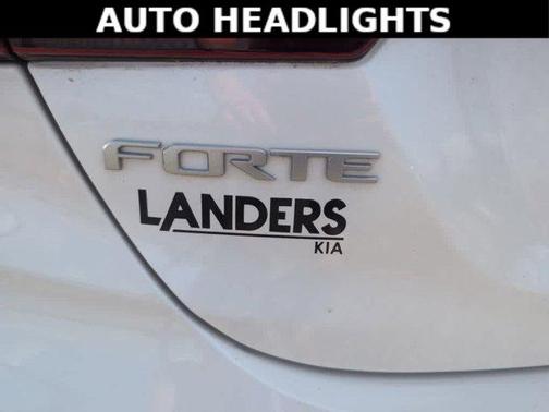Snow White Pearl 2024 Kia Forte LXS