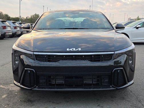 Aurora Black Pearl 2026 Kia K4 GT-LINE