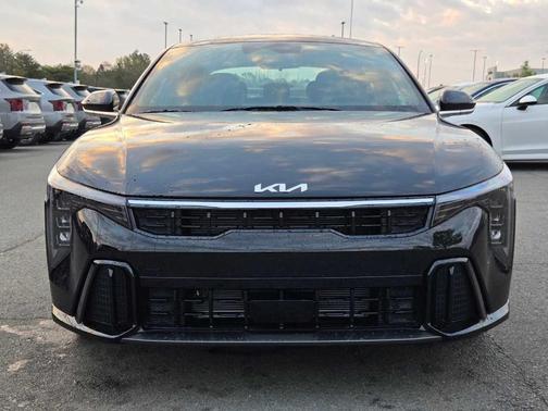 Aurora Black Pearl 2026 Kia K4 GT-LINE