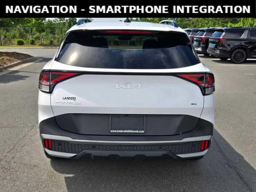 Glacial White Pearl 2024 Kia Sportage X-Line