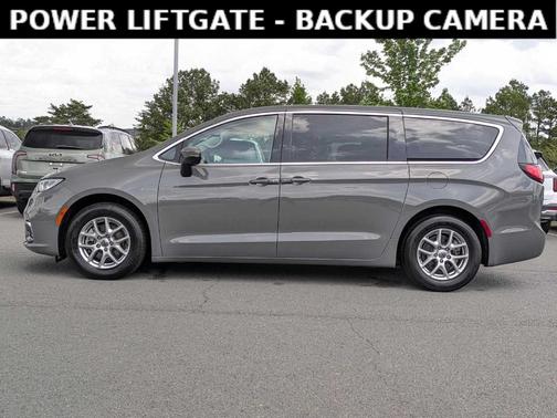 2023 Chrysler Pacifica Touring-L