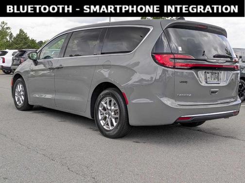2023 Chrysler Pacifica Touring-L