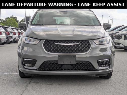 2023 Chrysler Pacifica Touring-L