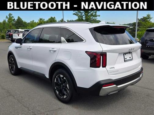 Glacial White Pearl 2025 Kia Sorento S