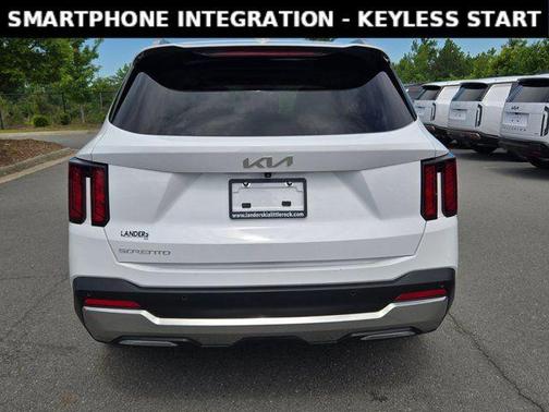 Glacial White Pearl 2025 Kia Sorento S