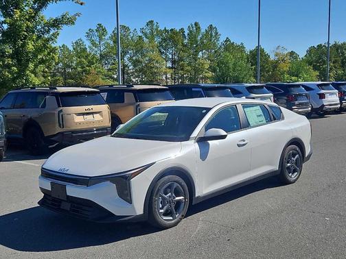 Snow White Pearl 2026 Kia K4 LXS