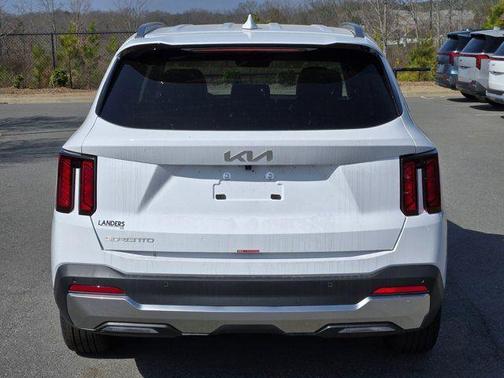 Glacial White Pearl 2026 Kia Sorento S