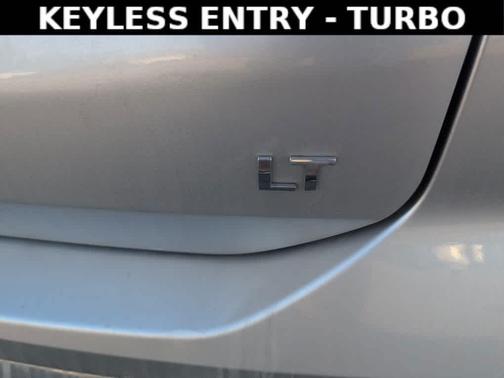 Silver Ice Metallic 2019 Chevrolet Equinox 2LT