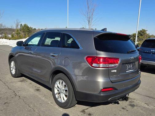 2017 Kia Sorento LX