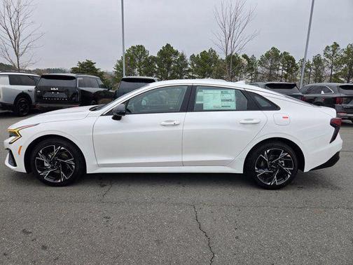 Snow White Pearl 2026 Kia K5 GT-Line