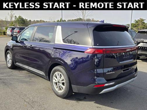 2024 Kia Carnival LX