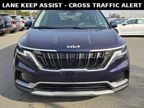 2024 Kia Carnival LX