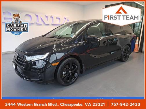 Crystal Black Pearl 2024 Honda Odyssey