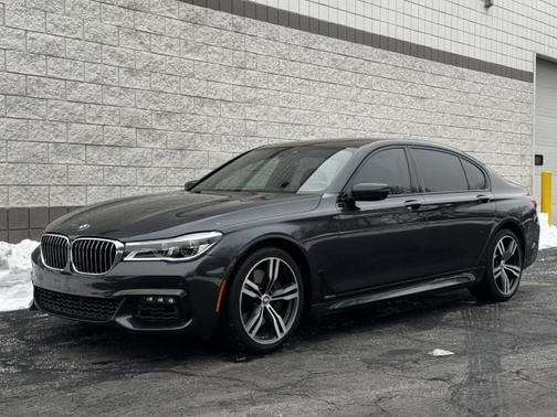 2016 BMW 750 i