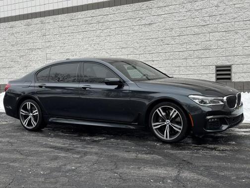 2016 BMW 750 i