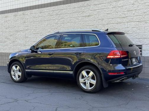 2012 Volkswagen Touareg Lux