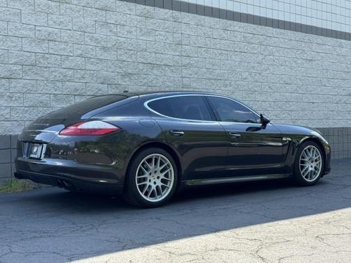 Carbon Gray Metallic 2010 Porsche Panamera 4S