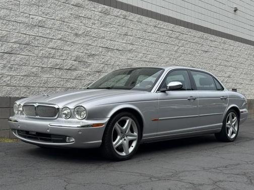 2005 Jaguar XJ8 Super V8