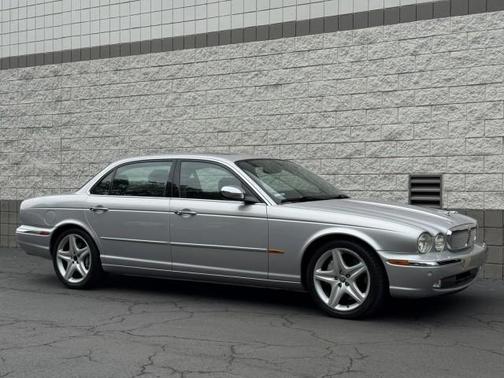 2005 Jaguar XJ8 Super V8