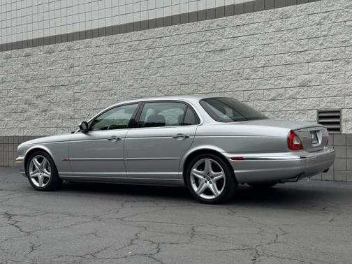 2005 Jaguar XJ8 Super V8