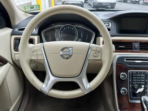 2014 Volvo XC70 T6 Platinum