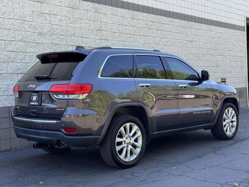 Granite Crystal Clearcoat Metallic 2017 Jeep Grand Cherokee Limited