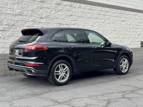 2016 Porsche Cayenne Base