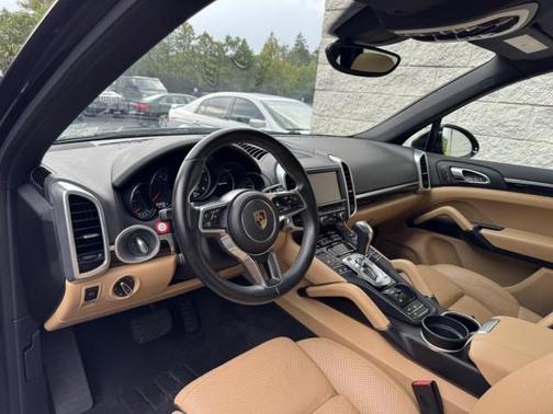 2016 Porsche Cayenne Base