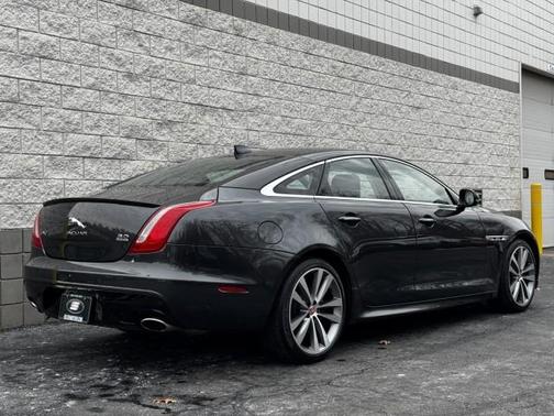 2017 Jaguar XJ XJ R-Sport