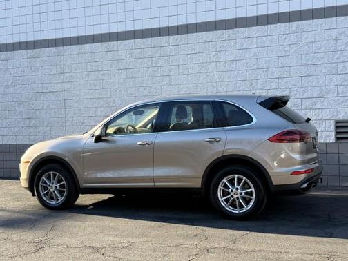 2016 Porsche Cayenne Base