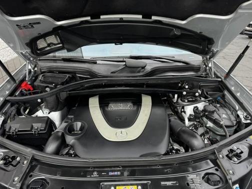 2012 Mercedes-Benz GL-Class GL 550 4MATIC