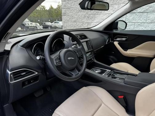 2018 Jaguar F-PACE 25t Premium