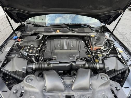 2013 Jaguar XJ Base