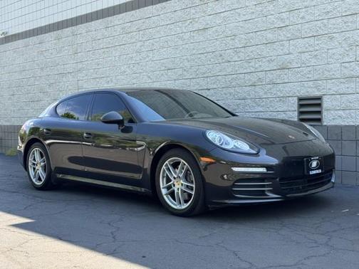 Carbon Gray Metallic 2016 Porsche Panamera 4 Edition