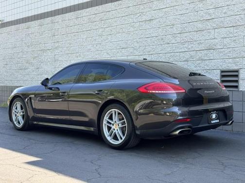 Carbon Gray Metallic 2016 Porsche Panamera 4 Edition