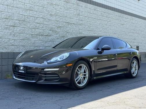Carbon Gray Metallic 2016 Porsche Panamera 4 Edition
