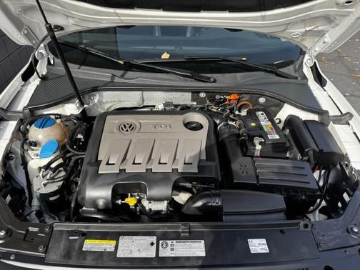 2014 Volkswagen Passat 2.0L TDI DSG SEL Premium