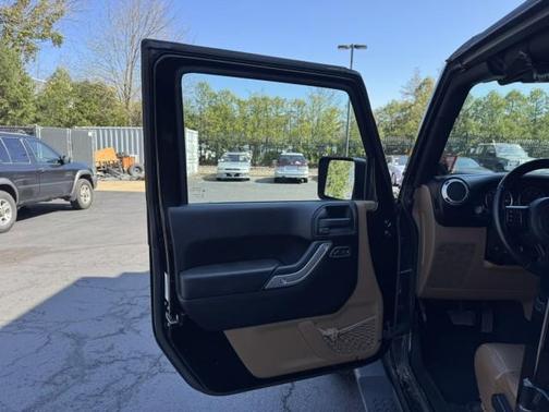 2012 Jeep Wrangler Unlimited Sahara