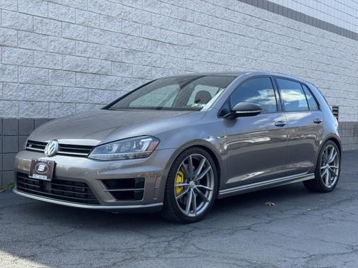 2017 Volkswagen Golf R 4-Door