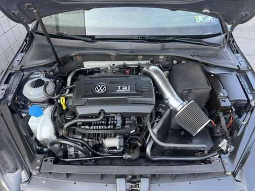 2017 Volkswagen Golf R 4-Door