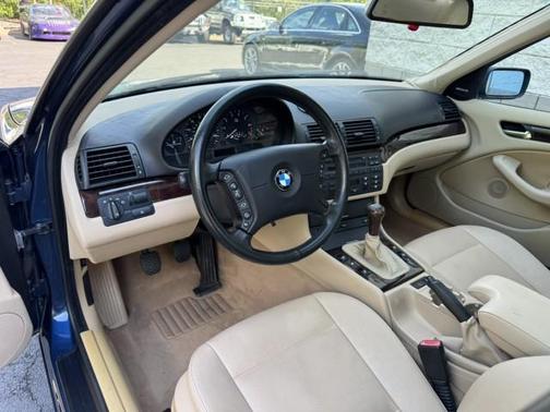 2005 BMW 325 xi
