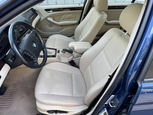 2005 BMW 325 xi