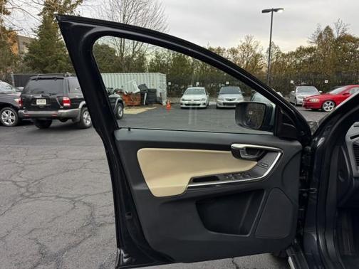 2013 Volvo XC60 T6 R-Design Premier Plus