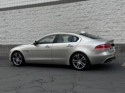 2017 Jaguar XE 35t Premium