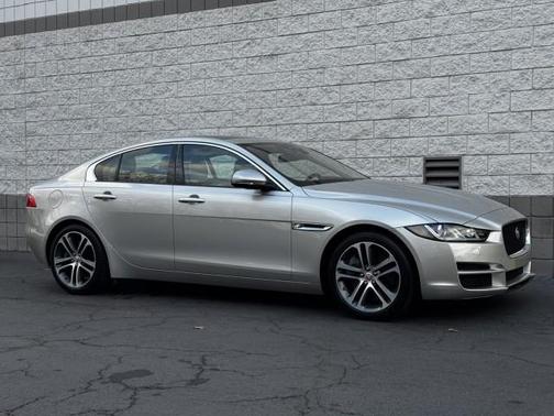 2017 Jaguar XE 35t Premium