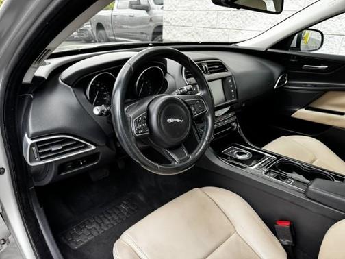 2017 Jaguar XE 35t Premium