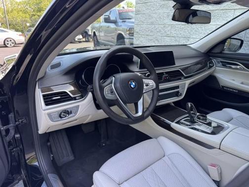 2016 BMW 750 i xDrive