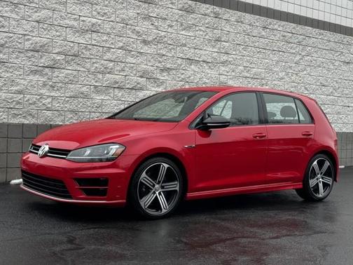 2016 Volkswagen Golf R 4-Door