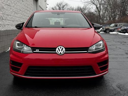 2016 Volkswagen Golf R 4-Door
