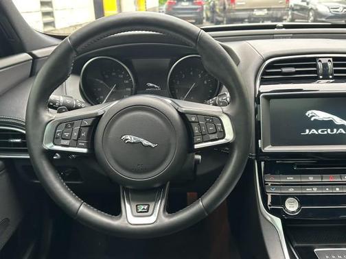 2017 Jaguar XE 35t R-Sport